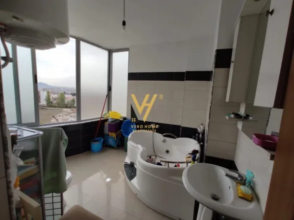 Tirane, shitet apartament 3+1+Ballkon Kati 6, 162 m² 220.000 € (FRESK)