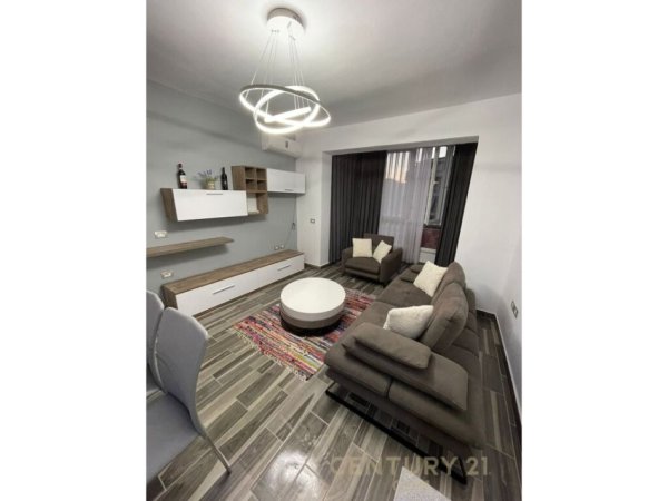 Tirane, jap me qera apartament 1+1 , 58 m² 550 € (Kopshti Botanik Zoologjik)