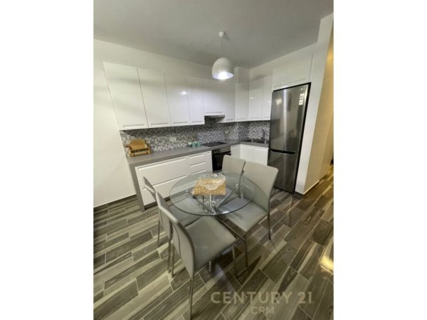 Tirane, jap me qera apartament 1+1 , 58 m² 550 € (Kopshti Botanik Zoologjik)