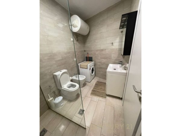Tirane, jap me qera apartament 1+1 , 58 m² 550 € (Kopshti Botanik Zoologjik)