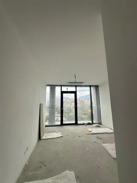 Tirane, shitet apartament 3+1+Ballkon Kati 4, 188 m² 525.500 € (Lake View)