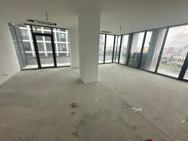 Tirane, shitet apartament 3+1+Ballkon Kati 4, 188 m² 525.500 € (Lake View)