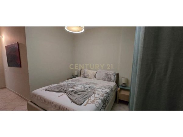 Tirane, jepet me qera 1+1 Kati 4, 67 m² 600 € 