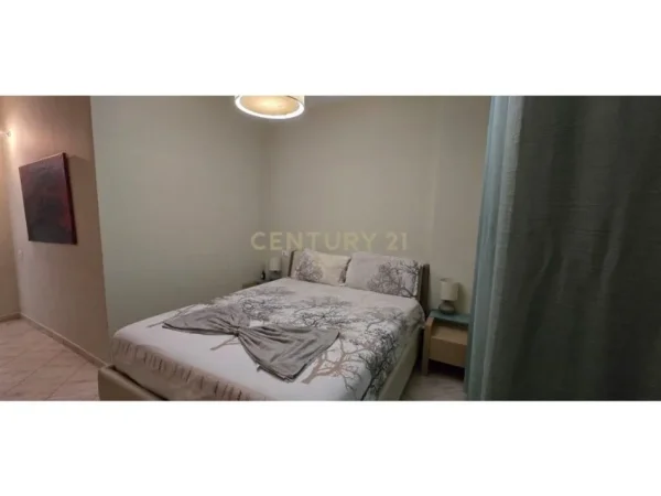 Tirane, jepet me qera 1+1 Kati 4, 67 m² 600 € 