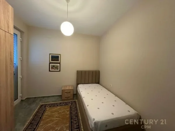 Tirane, jepet me qera apartament 2+1+Ballkon Kati 2, 100 m² 600 € 