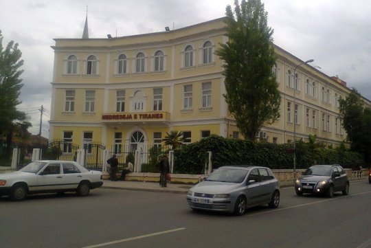 Tirane, shitet ambjent biznesi Kati 1, 201 m² 450.000 € (rruga e dibres)