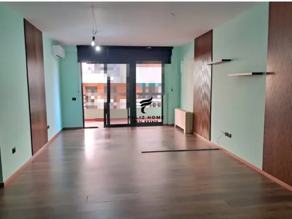 Tirane, jepet me qera dyqan Kati 6, 133 m² 1.500 € (BLLOKU)