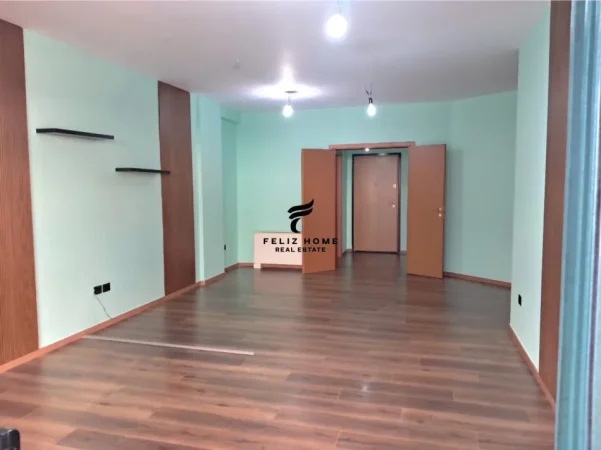 Tirane, jepet me qera dyqan Kati 6, 133 m² 1.500 € (BLLOKU)