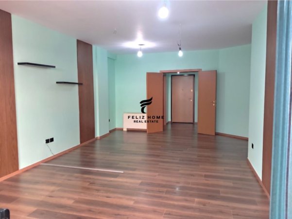 Tirane, jepet me qera dyqan Kati 6, 133 m² 1.500 € (BLLOKU)