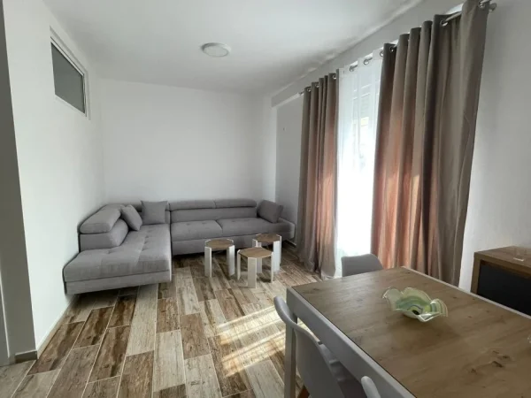 Durres, shitet apartament 2+1 , 77 m² 100.000 € 