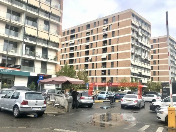 Tirane, jepet me qera ambjent biznesi 154m2o Kati 0, 1.700 € (Don Bosco Tirane)