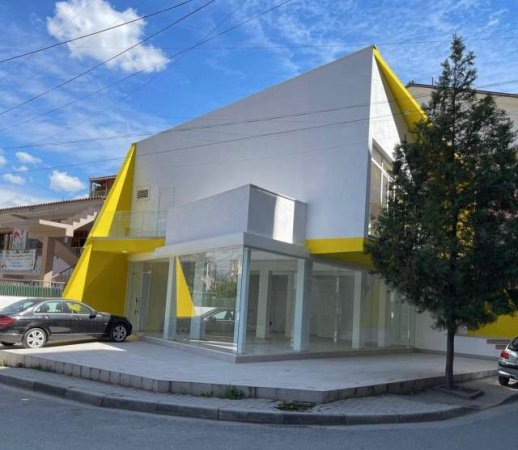 Tirane, jepet me qera ambjent biznesi Kati 0, 226 m² 2.000 Euro (Don Bosko, në kryqezimin e dy rrugëve Albanopoli d)