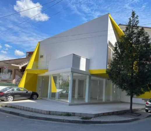 Tirane, jepet me qera ambjent biznesi Kati 0, 226 m² 2.000 Euro (Don Bosko, në kryqezimin e dy rrugëve Albanopoli d)