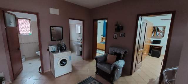 Tirane, jepet me qera 400 Euro