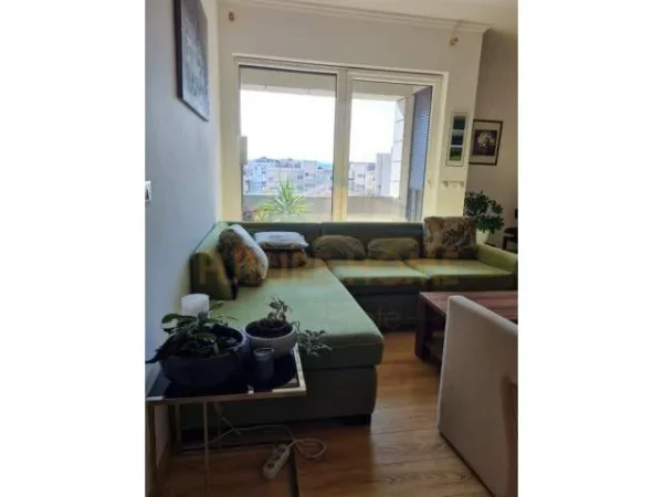 Tirane, jepet me qera apartament 2+1 Kati 5, 125 m² 700  (Rruga e Bogdaneve)