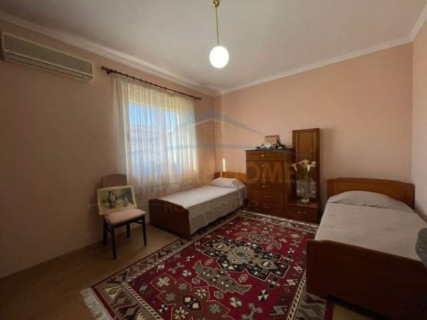 Tirane, jap me qera apartament 2+1 Kati 5, 72 m² 500 Euro (Bulevardi Zogu I)