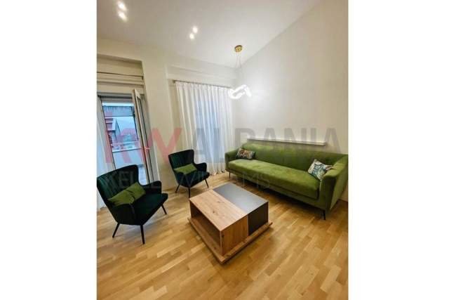 Tirane, jepet me qera apartament 2+1 Kati 2, 80 m² 1.300 Euro (Mjull Bathore)