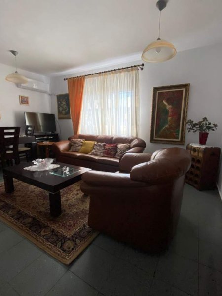 Tirane, jepet me qera apartament 2+1 Kati 2, 90 m² 500 Euro (Ali Demi)