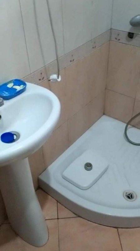 Tirane, jepet me qera shtepi 2+1+BLK Kati 1, 90 m² 30.000 Leke (rruga Siri Kodra)