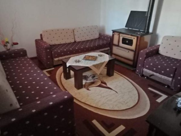 Korce, shitet Vile 3 Katshe Kati 3, 300 m² 140.000 Euro (Prane Lagjes 7, Korce)