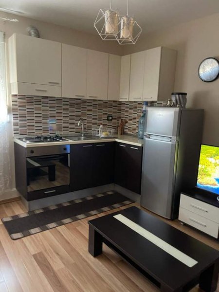 Tirane, jepet me qera garsonier 1+1+BLK Kati 6, 60 m² 35.000 Leke (Rruga e Kavajes)