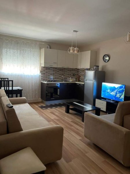 Tirane, jepet me qera garsonier 1+1+BLK Kati 6, 60 m² 35.000 Leke (Rruga e Kavajes)