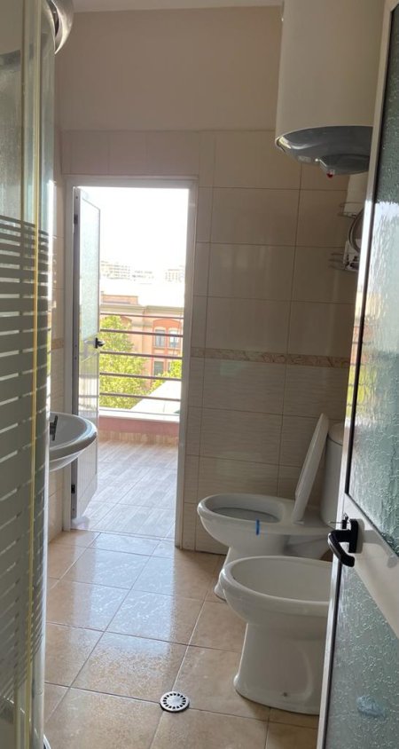 Tirane, jepet me qera garsonier 1+1+BLK Kati 6, 60 m² 35.000 Leke (Rruga e Kavajes)