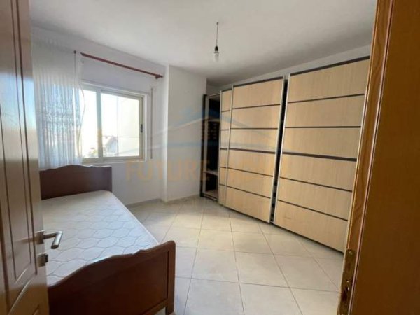 Durres, ofert apartament 3+1+A+BLK Kati 8, 160 m² 300 Euro (Ujesjellesi)