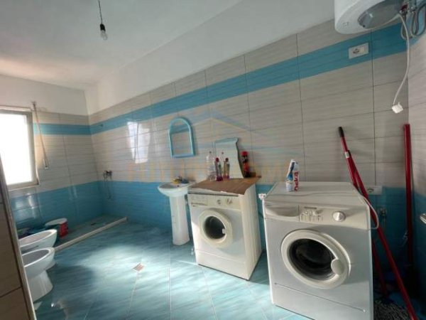Durres, ofert apartament 3+1+A+BLK Kati 8, 160 m² 300 Euro (Ujesjellesi)