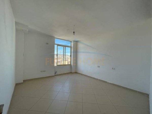 Durres, ofert apartament 2+1+BLK Kati 9, 103 m² 250 Euro (Ujesjellesi)