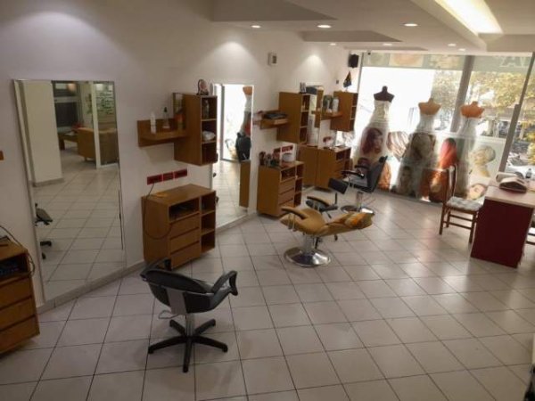 Tirane, dyqan Kati 2, 56 m² 600 Euro (RR BERISHA)