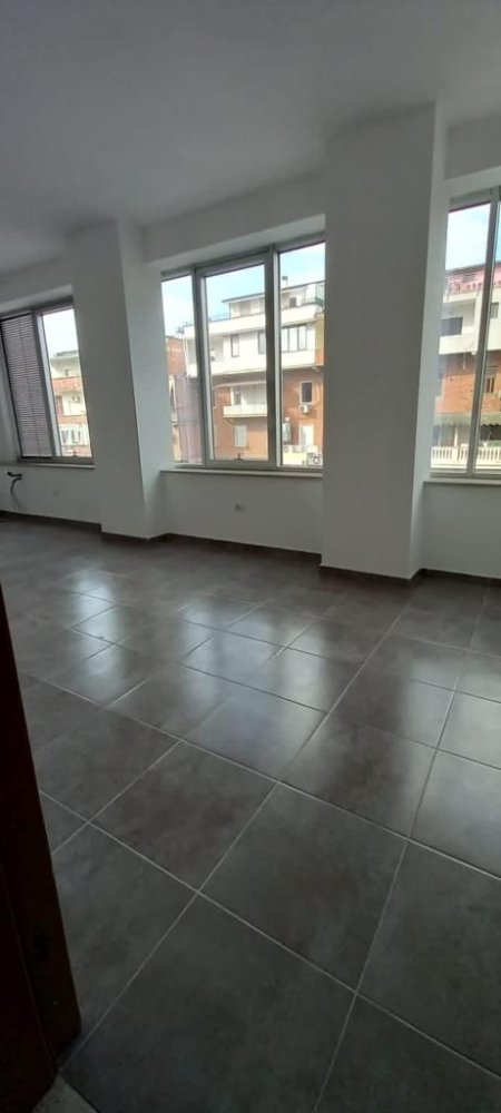 Tirane, jepet me qera Kati 2, 470 Euro