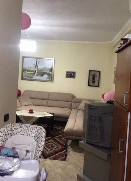 Tirane, jepet me qera apartament 2+1+BLK Kati 4, 90 m² 400  (todi shkurti)