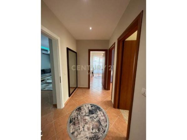 Tirane, jepet me qera apartament 3+1+A+BLK Kati 4, 125 m² 600 Euro (Komuna e parisit)