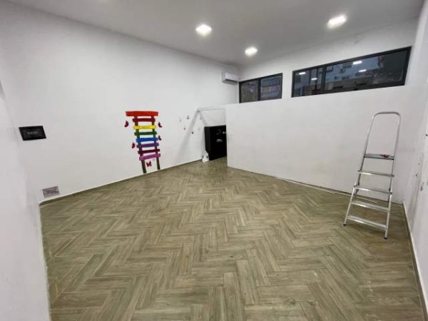 Tirane, shes ambjent biznesi Kati 0, 52 m² 104.000 Euro (Haxhi Dalliu afer Prokuroris)