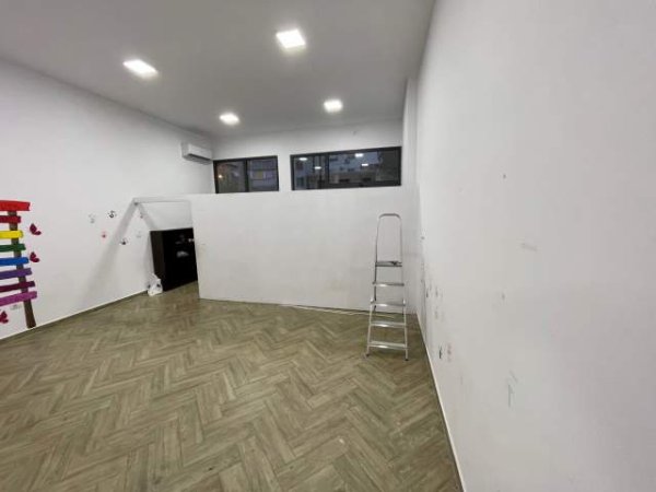 Tirane, shes ambjent biznesi Kati 0, 52 m² 104.000 Euro (Haxhi Dalliu afer Prokuroris)