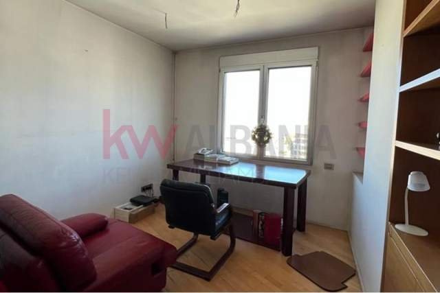 Tirane, jepet me qera apartament Kati 12, 197 m² 1.500 Euro (Rruga Dritan Hoxha)
