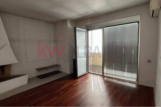 Tirane, jepet me qera apartament Kati 12, 197 m² 1.500 Euro (Rruga Dritan Hoxha)
