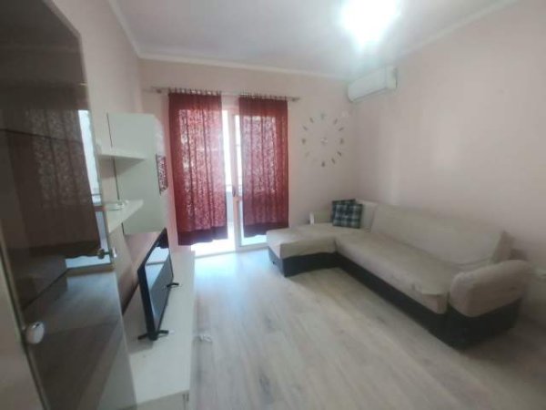 Tirane, jepet me qera apartament 1+1 Kati 4, 65 m² 350 Euro (Astir)