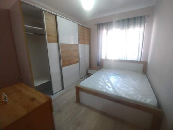Tirane, jepet me qera apartament 1+1 Kati 4, 65 m² 350 Euro (Astir)
