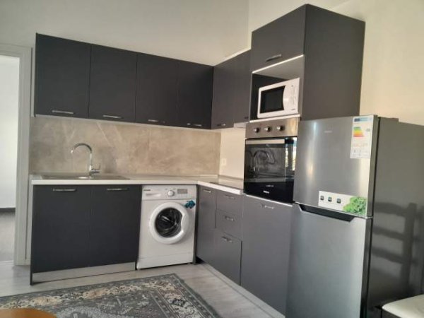 Tirane, jepet me qera apartament 1+1+BLK Kati 6, 70 m² 450 Euro (Rruga Nikolla Lena)