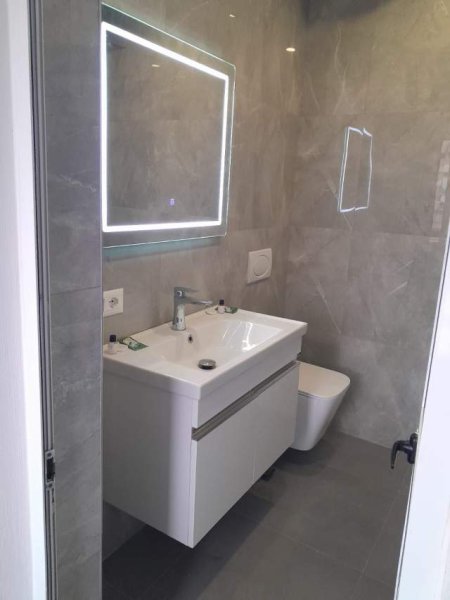 Tirane, jepet me qera apartament 1+1+BLK Kati 5, 70 m² 450 Euro (nikolla lena)
