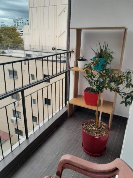 Tirane, jepet me qera apartament 1+1+BLK Kati 6, 70 m² 450 Euro (Rruga Nikolla Lena)