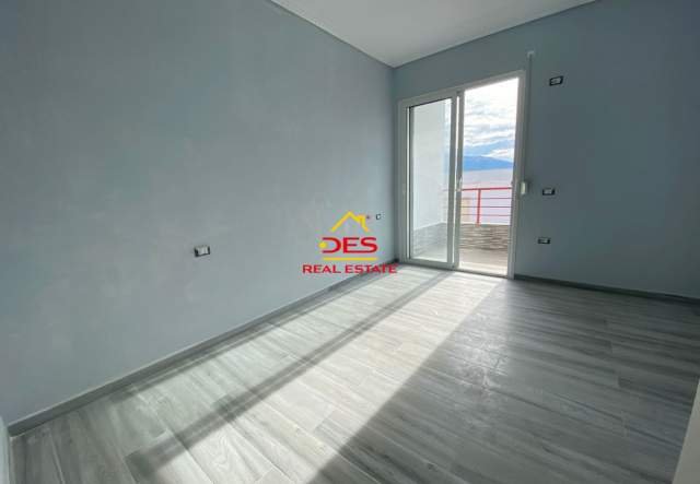 Vlore, shitet apartament 1+1+BLK Kati 9, 84 m² 48.000 Euro (Rruga Lef Sallata)
