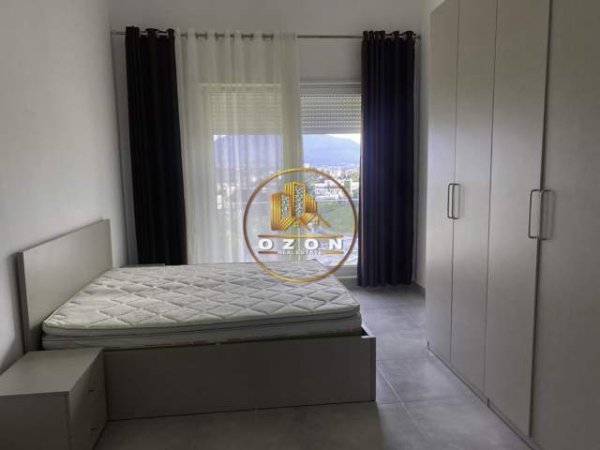 Tirane, jepet me qera Vile Kati 1, 350 m² 1.700 Euro (Rezidence Kodra e Diellit 2)