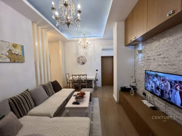 Tirane, shitet apartament 2+1 Kati 2, 93 m² 135.000 Euro (Rruga e Kavajes)