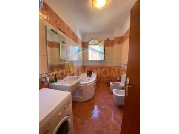 Tirane, shitet Vile Kati 4, 508 m² 430.000 Euro (Rruga Disha)