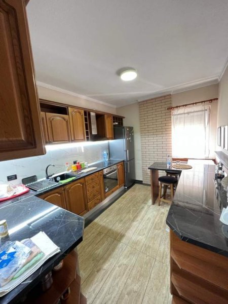 Tirane, jepet me qera 2+1+BLK Kati 7, 600 Euro
