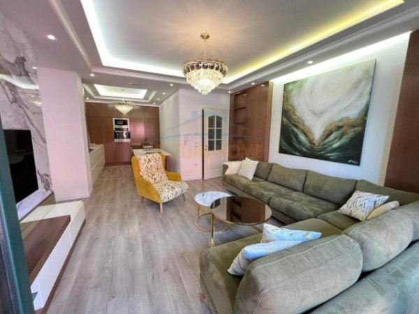 Tirane, jap me qera apartament 2+1+BLK Kati 5, 115 m² 700 Euro (rruga teodor keko)