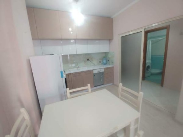 Tirane, jepet me qera apartament 1+1 Kati 4, 65 m² 350 Euro (Astir)
